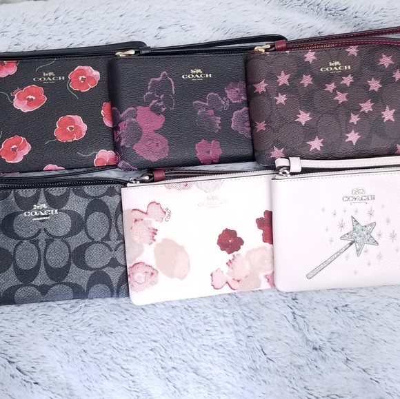 🔥LAST 1🔥NWT COACH FLORAL WRISTLET - Picture 4 of 8